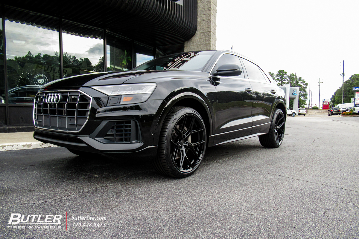 Audi Q8 with 23in Vossen HF5 Wheels and Michelin Pilot Sport 4S Tires