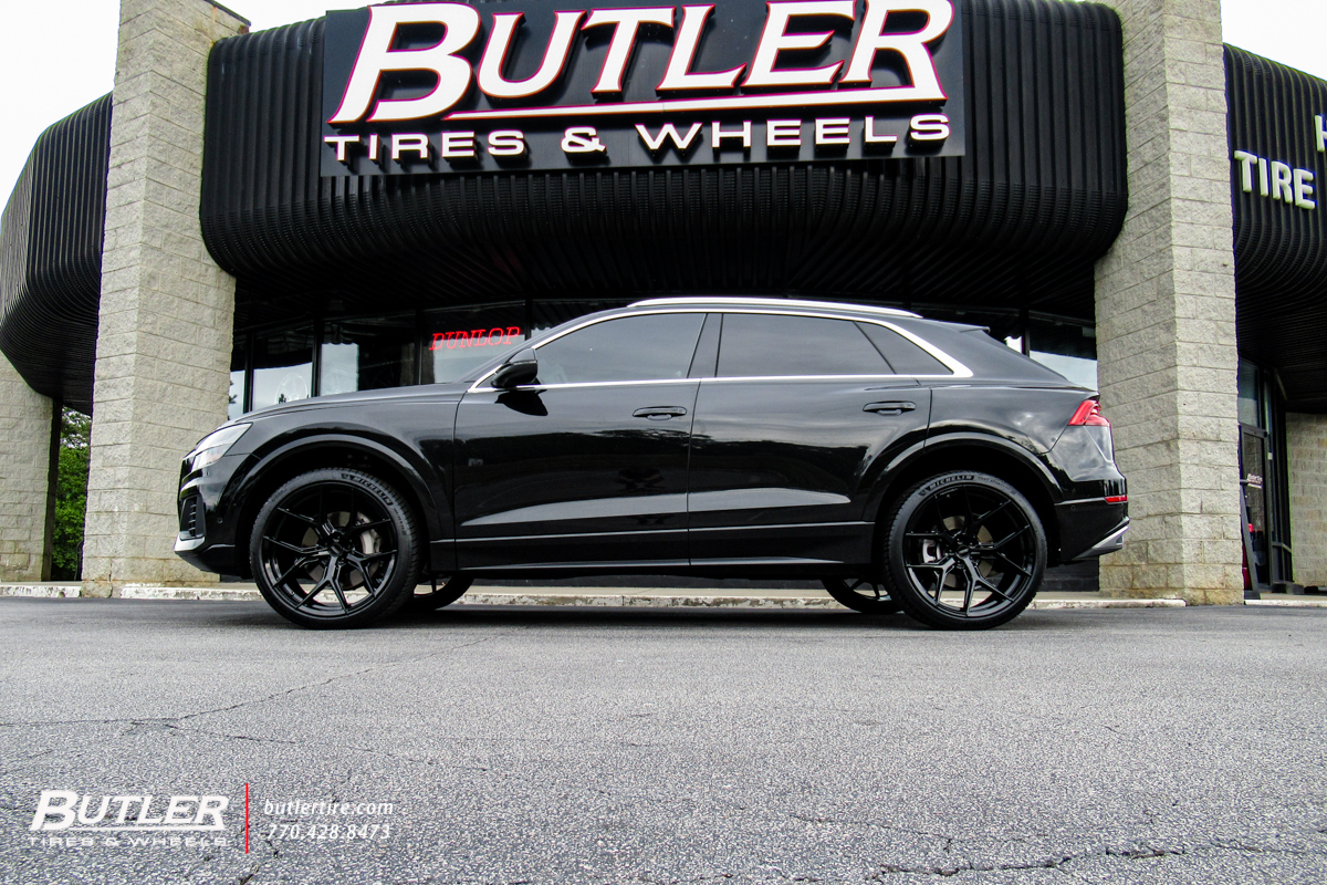 Audi Q8 with 23in Vossen HF5 Wheels and Michelin Pilot Sport 4S Tires