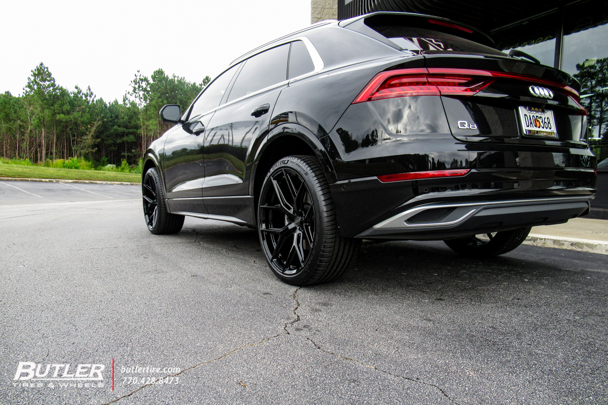 Audi Q8 with 23in Vossen HF5 Wheels and Michelin Pilot Sport 4S Tires