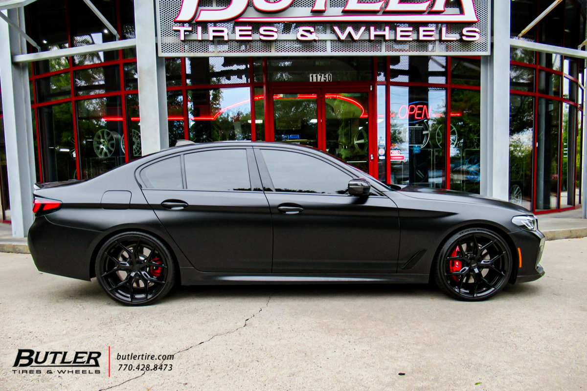 BMW M550I with 21in Vossen HF5 Wheels and Michelin Pilot Sport 4s Tires