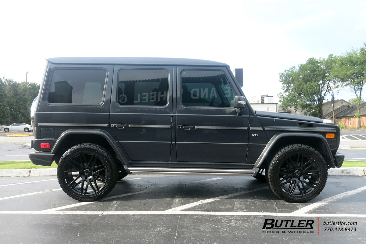 Mercedes G-Class with 22in Brabus Monoblock Wheels