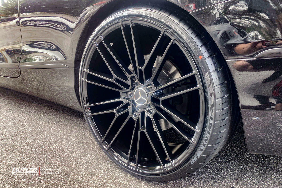 Mercedes S550 with 22 in Savini BM18 Wheels and Lexani LX20