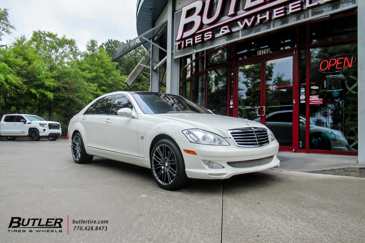 Mercedes S600 with 20in Savini BM18 Hyper Black Wheels and Goodyear RFT tires