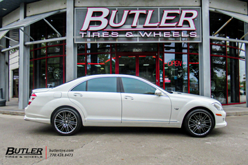 Mercedes S600 with 20in Savini BM18 Hyper Black Wheels and Goodyear RFT tires