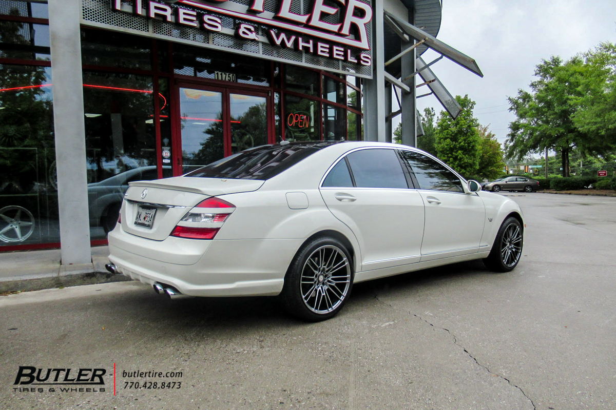 Mercedes S600 with 20in Savini BM18 Hyper Black Wheels and Goodyear RFT tires