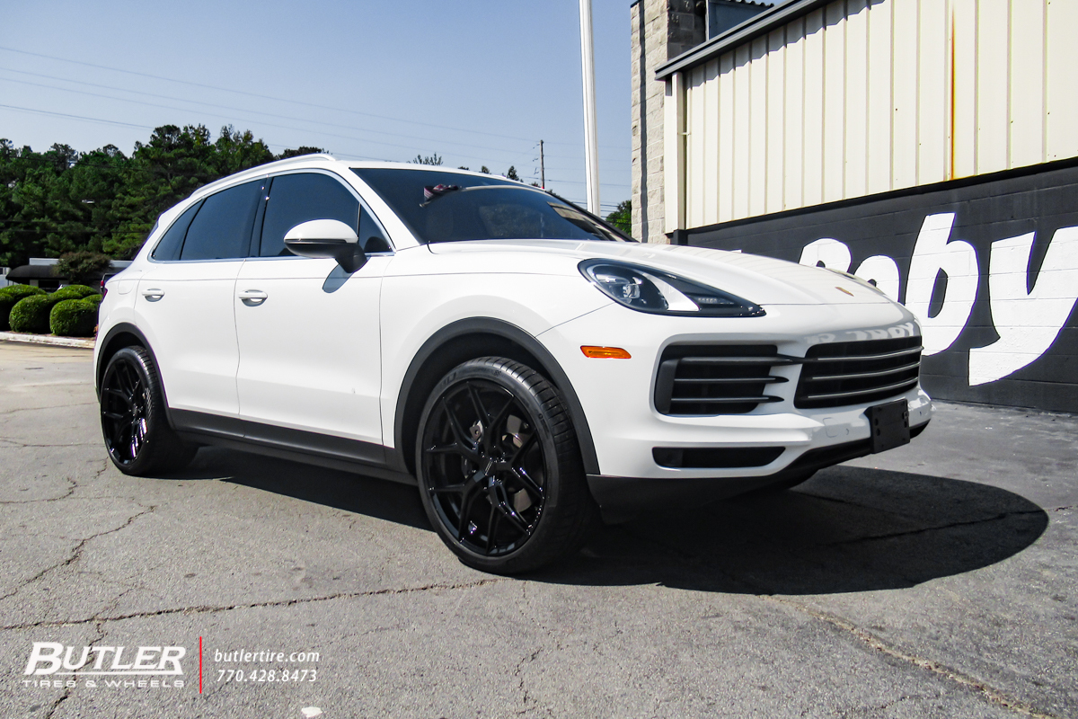 Porsche Cayenne with 22in Vossen HF5 Wheels and Michelin Tires