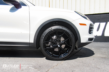 Porsche Cayenne with 22in Vossen HF5 Wheels and Michelin Tires